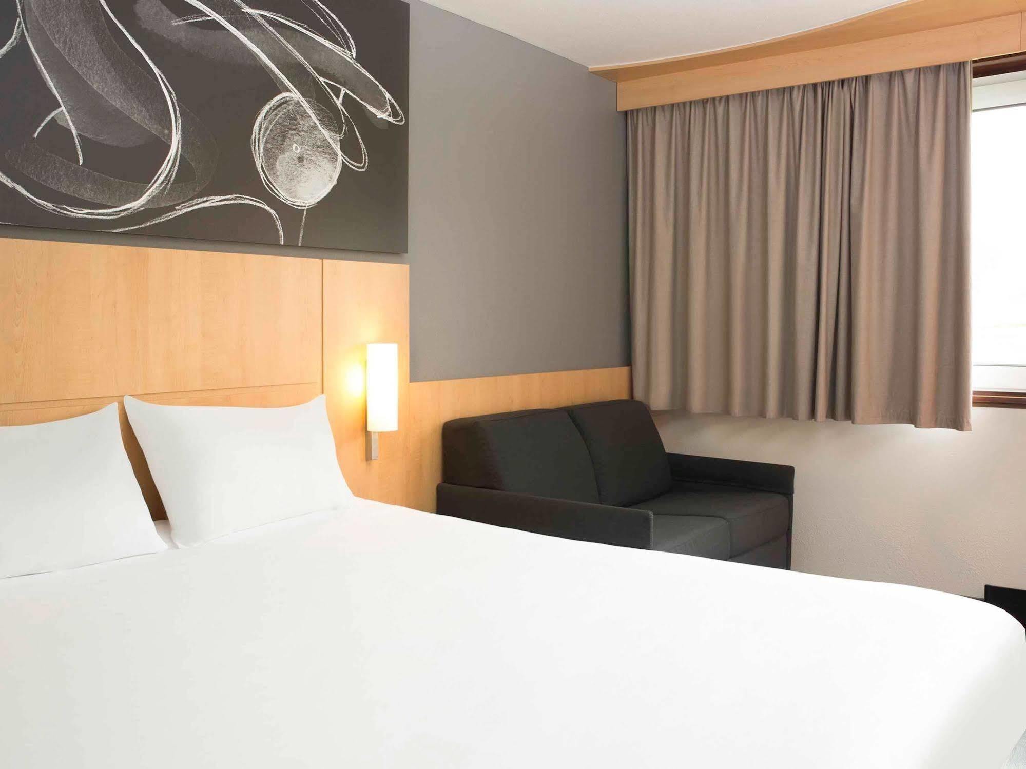 Ibis 3 Lacs Neuchatel Thielle Dış mekan fotoğraf